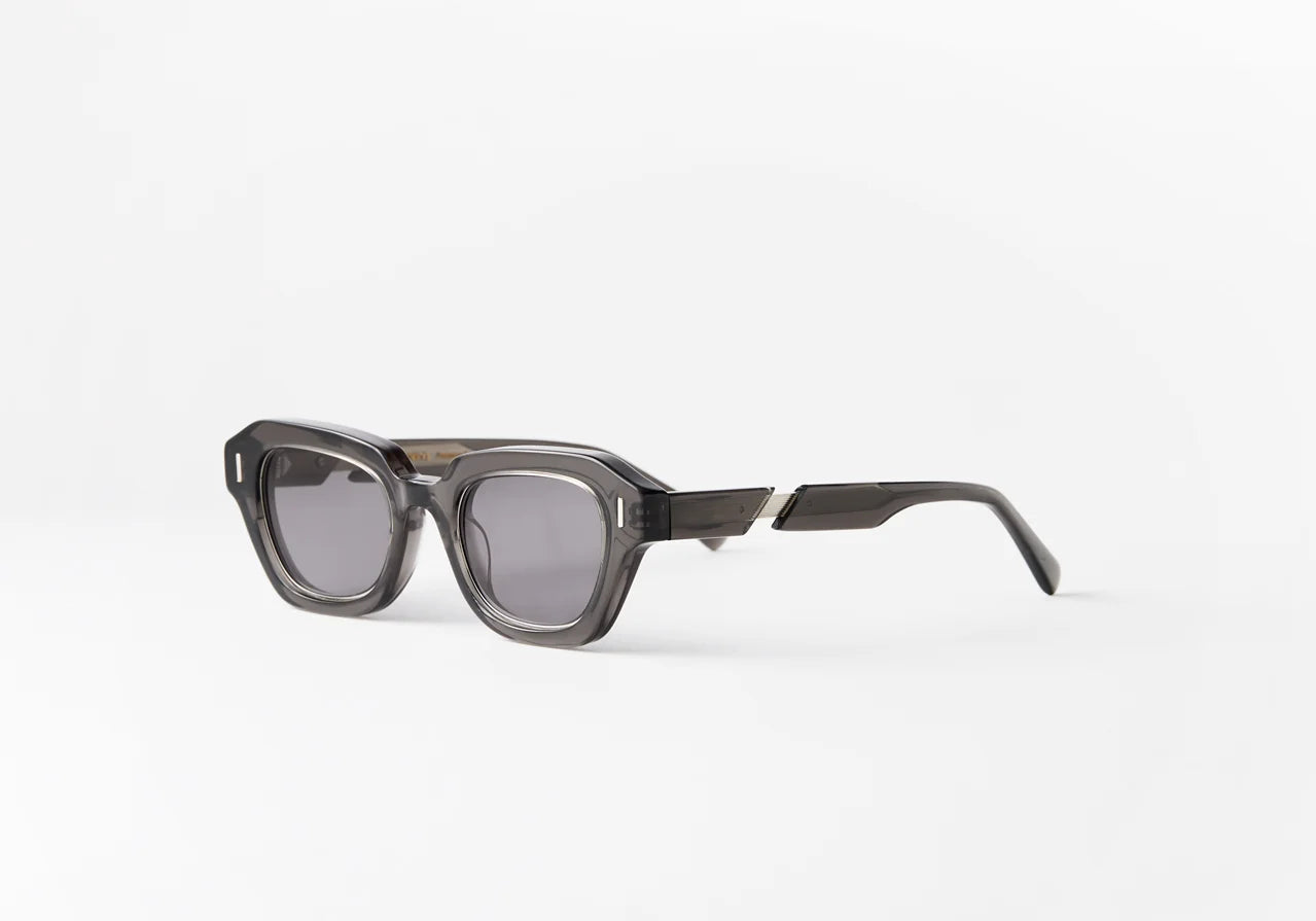 65676d8f1d0540b5a0fbc665_PROMENADEGREY_SUNGLASSES_LUNETTIQ_2_f7369945-4403-430b-80a4-64bf6edb8505.webp