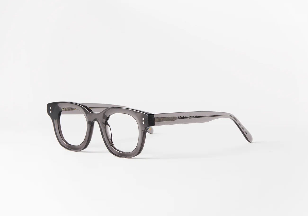 656f7979a4e43d6d343926bd_ANDYGREY_OPTICAL_LUNETTIQ_2.webp