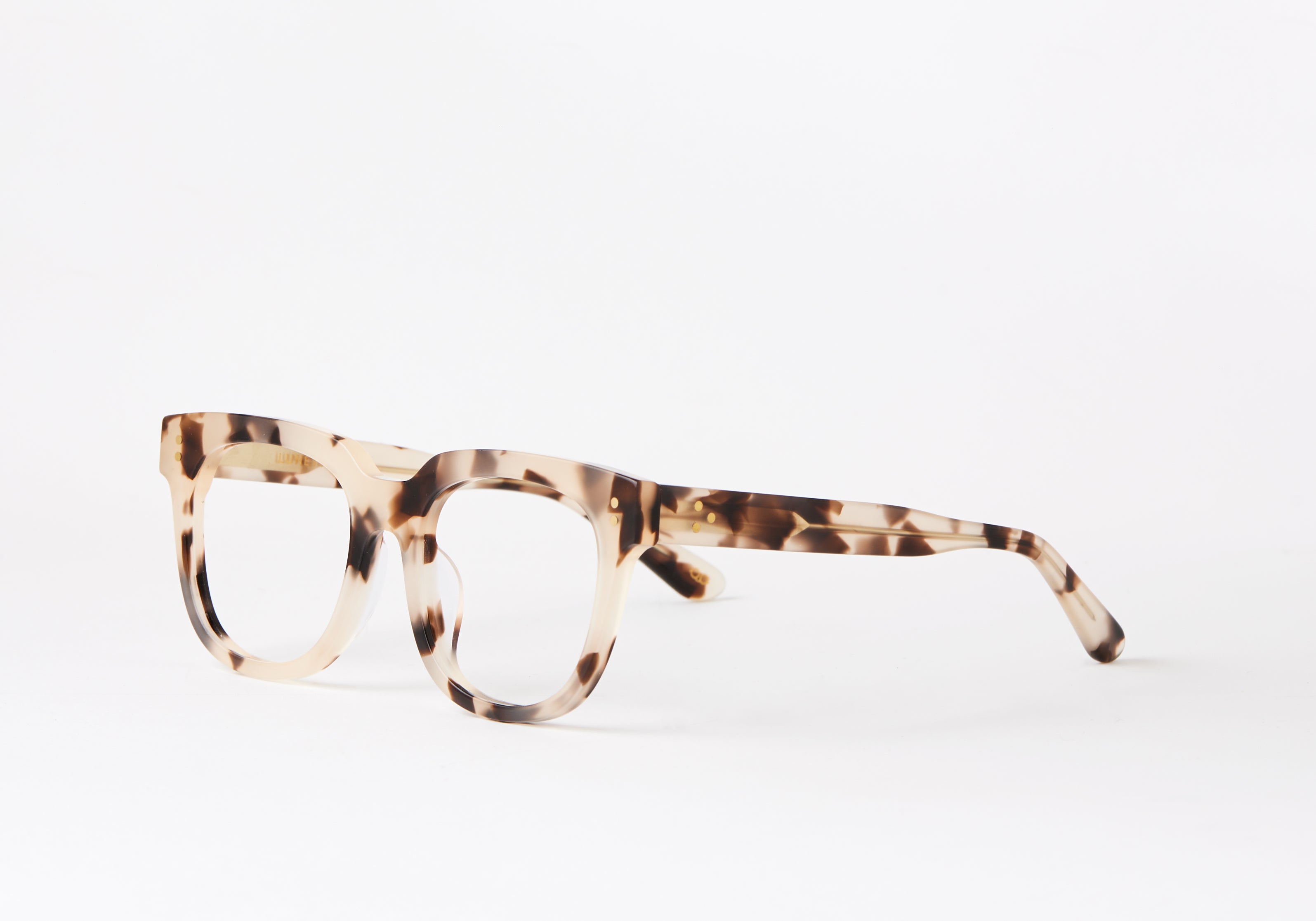 ARMATE-TORTOISE-OPTICS-LUNETTIQ-2.jpg
