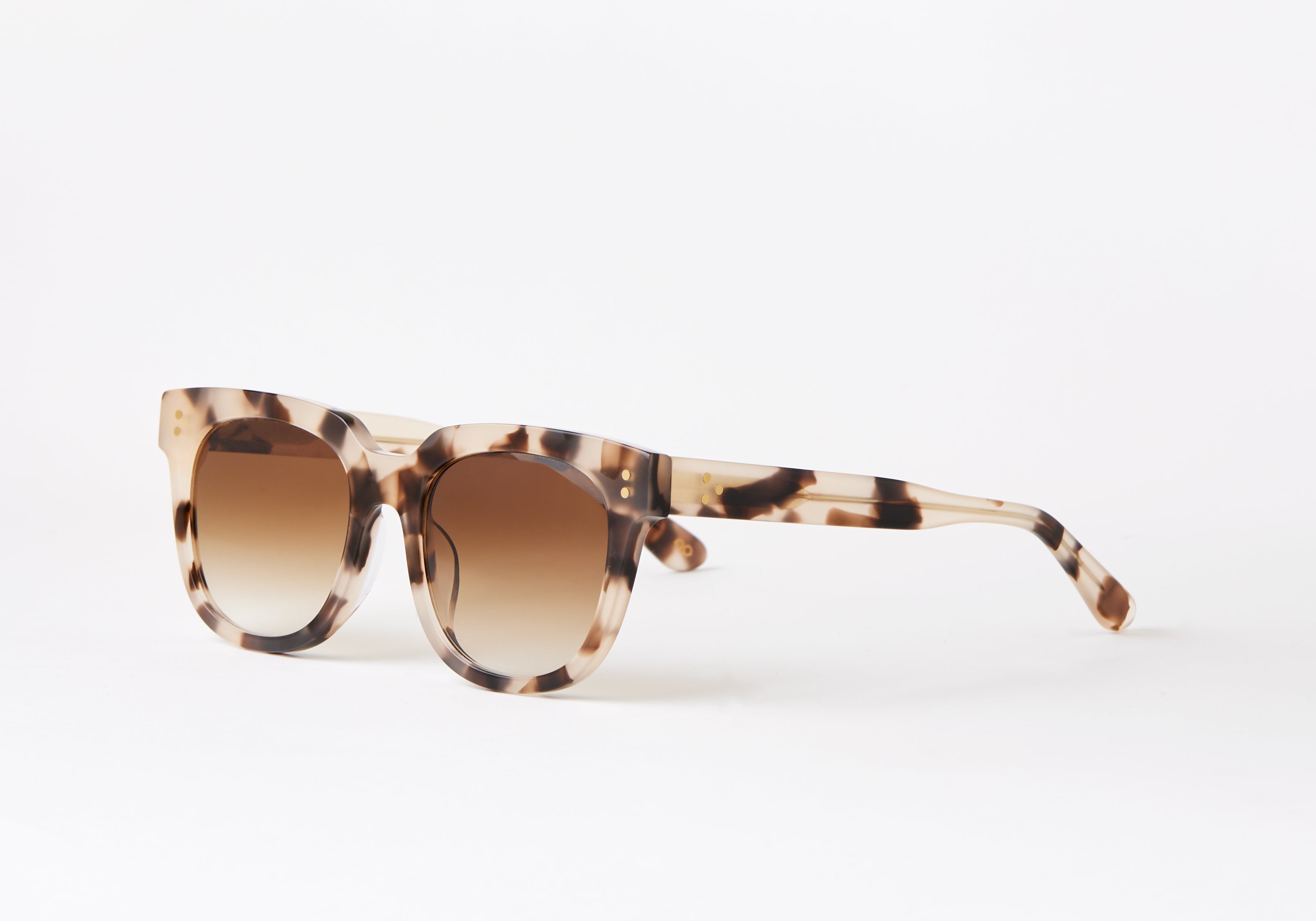 ARMATE-TORTOISE-SUNGLASSES-LUNETTIQ-2.jpg