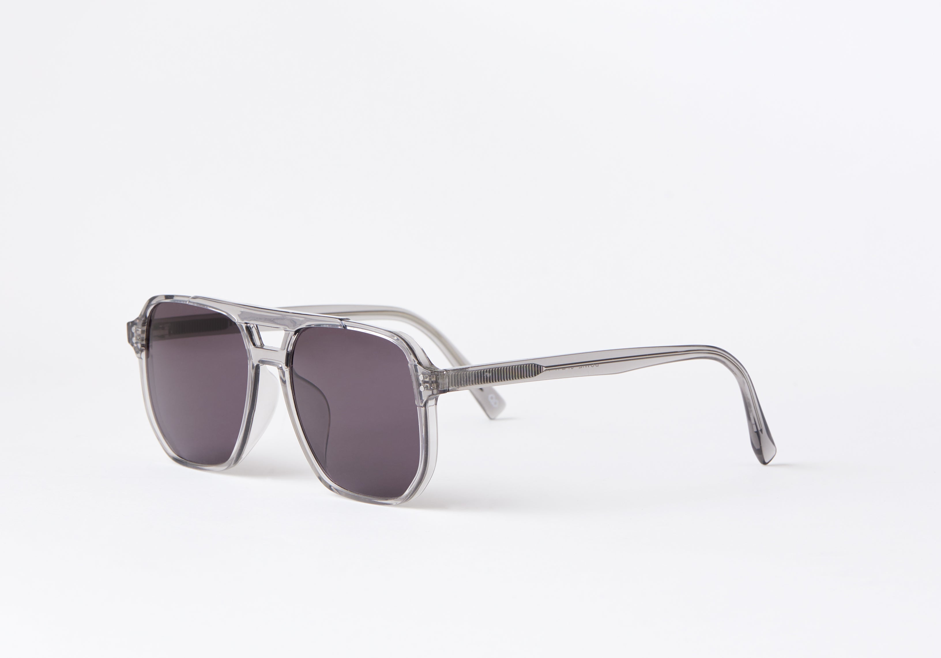 BOWIE-GREY-SUNGLASSES-LUNETTIQ-2.jpg