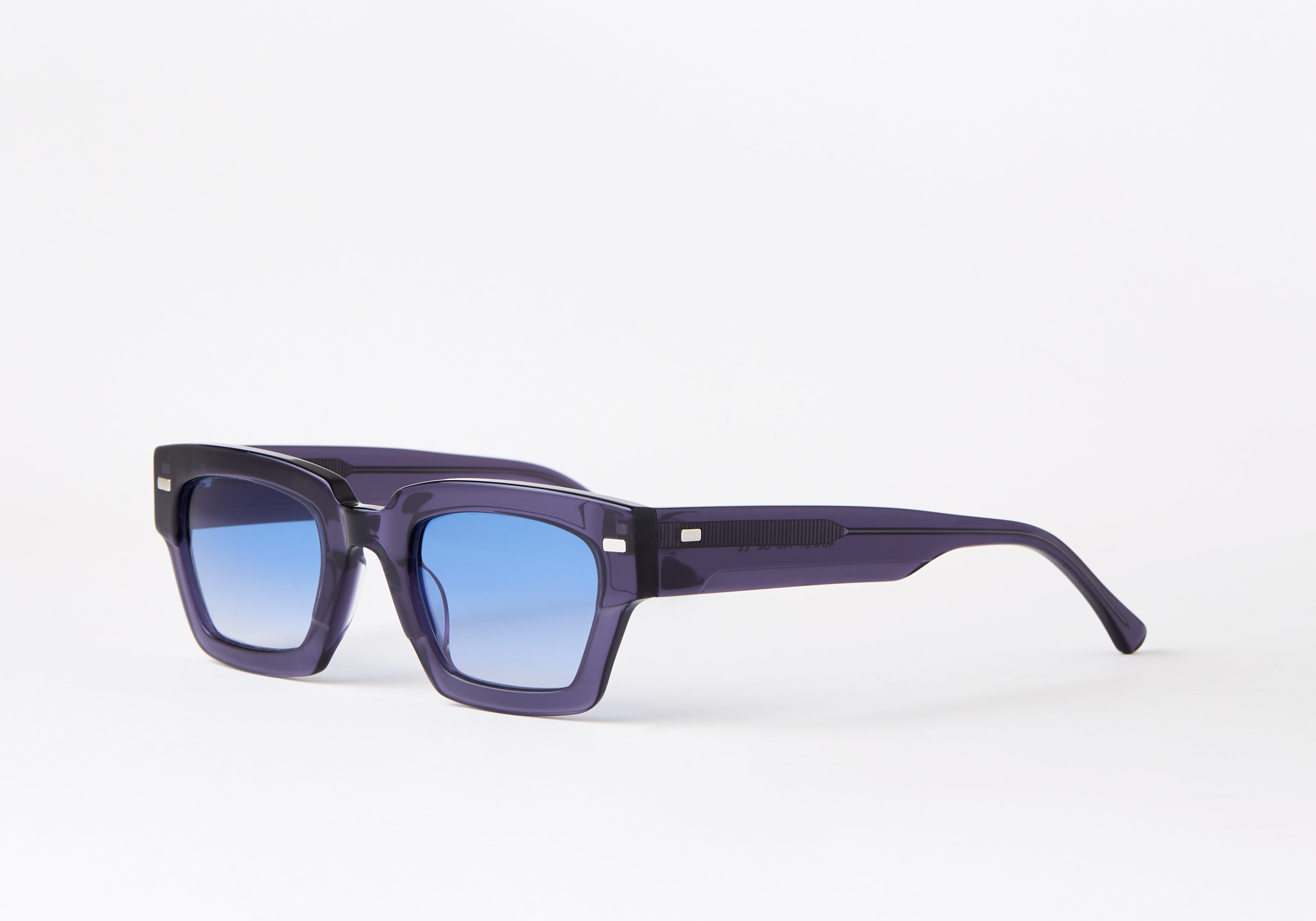 BPM-BLUE-SUNGLASSES-LUNETTIQ-2.jpg