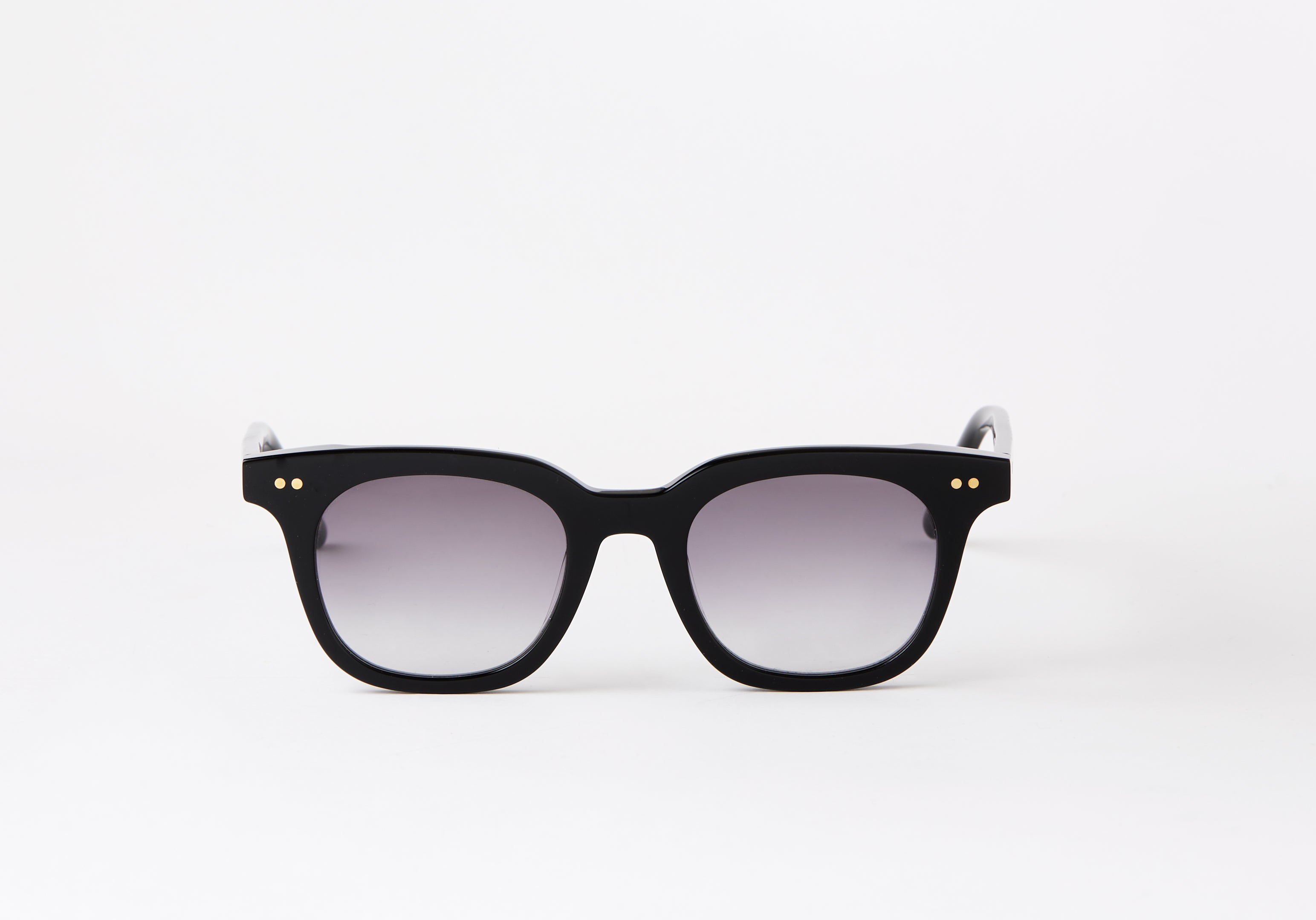 FONTAINE-BLACK-SUNGLASSES-LUNETTIQ-1.jpg