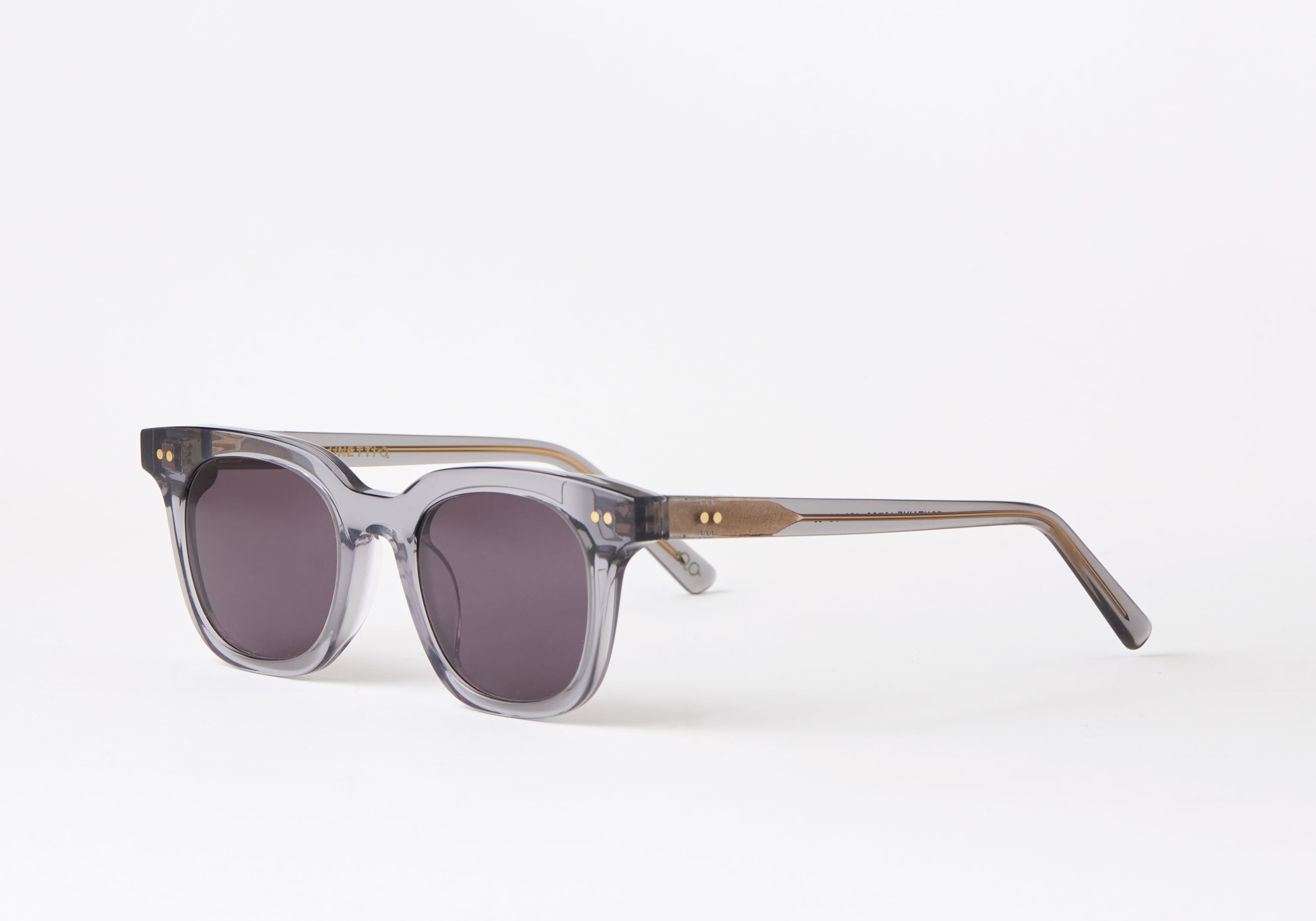 FONTAINE-GREY-SUNGLASSES-LUNETTIQ-2.jpg