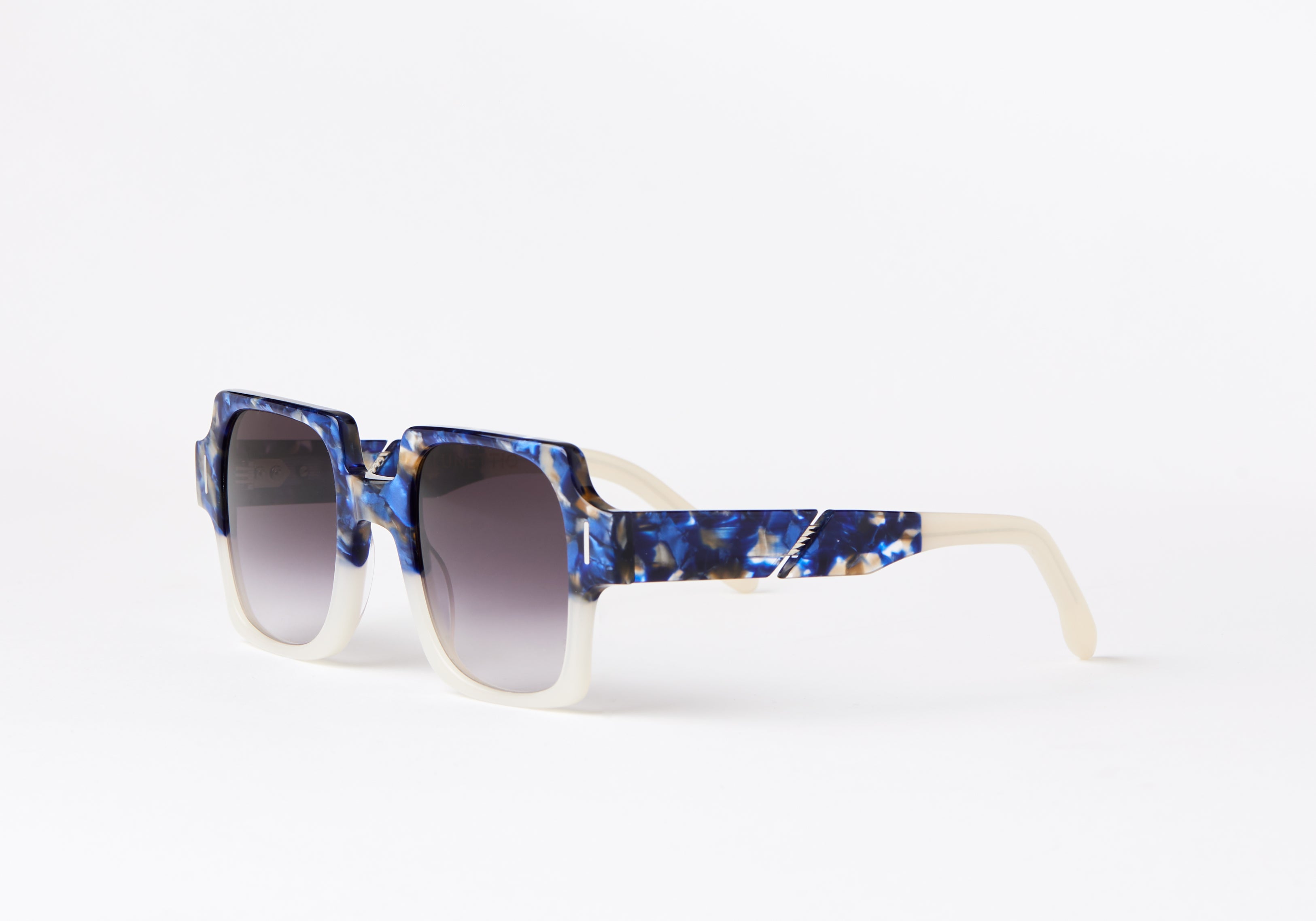 HILTON-BLUE-SUNGLASSES-LUNETTIQ-2.jpg