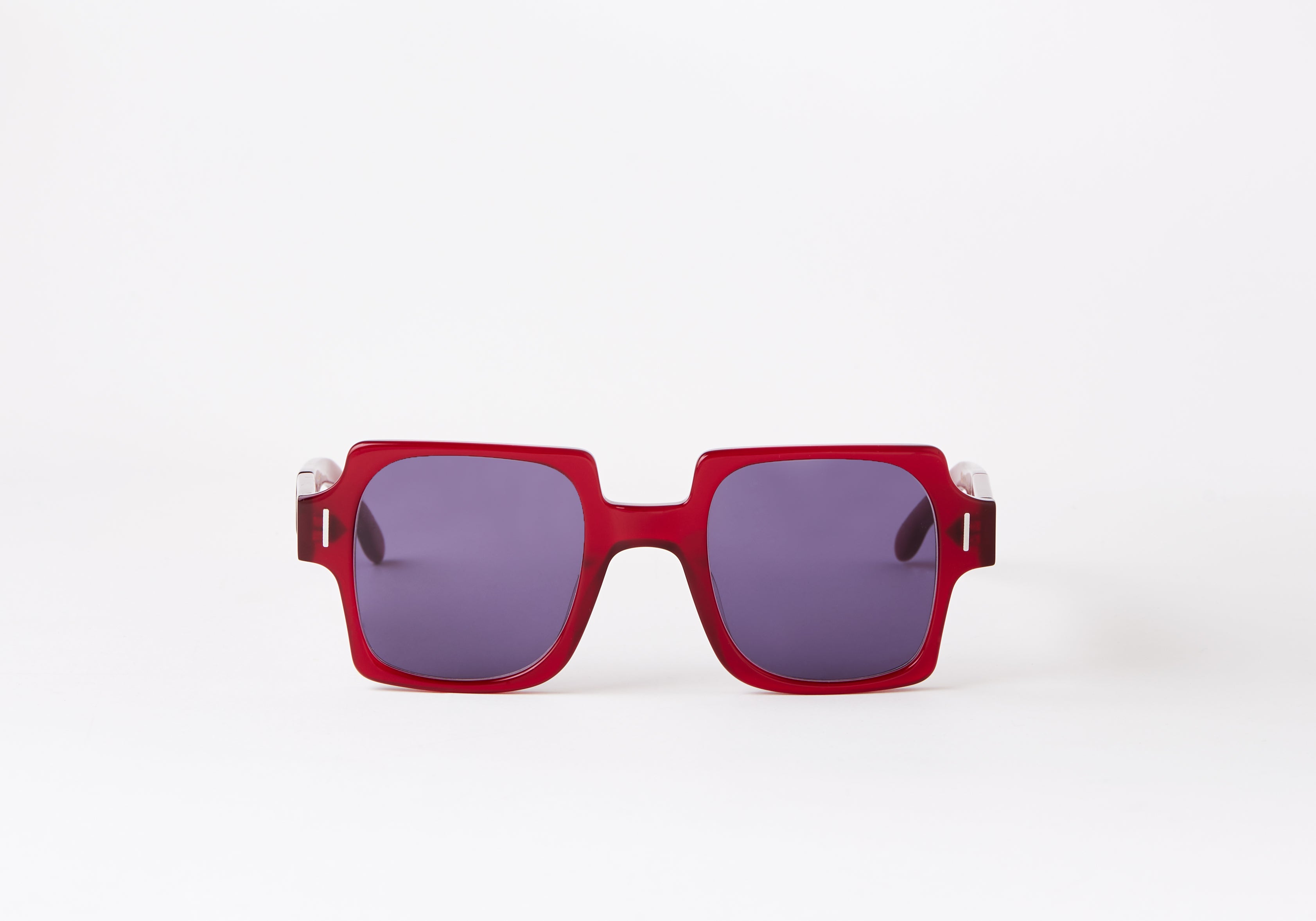 HILTON-RED-SUNGLASSES-LUNETTIQ-1.jpg