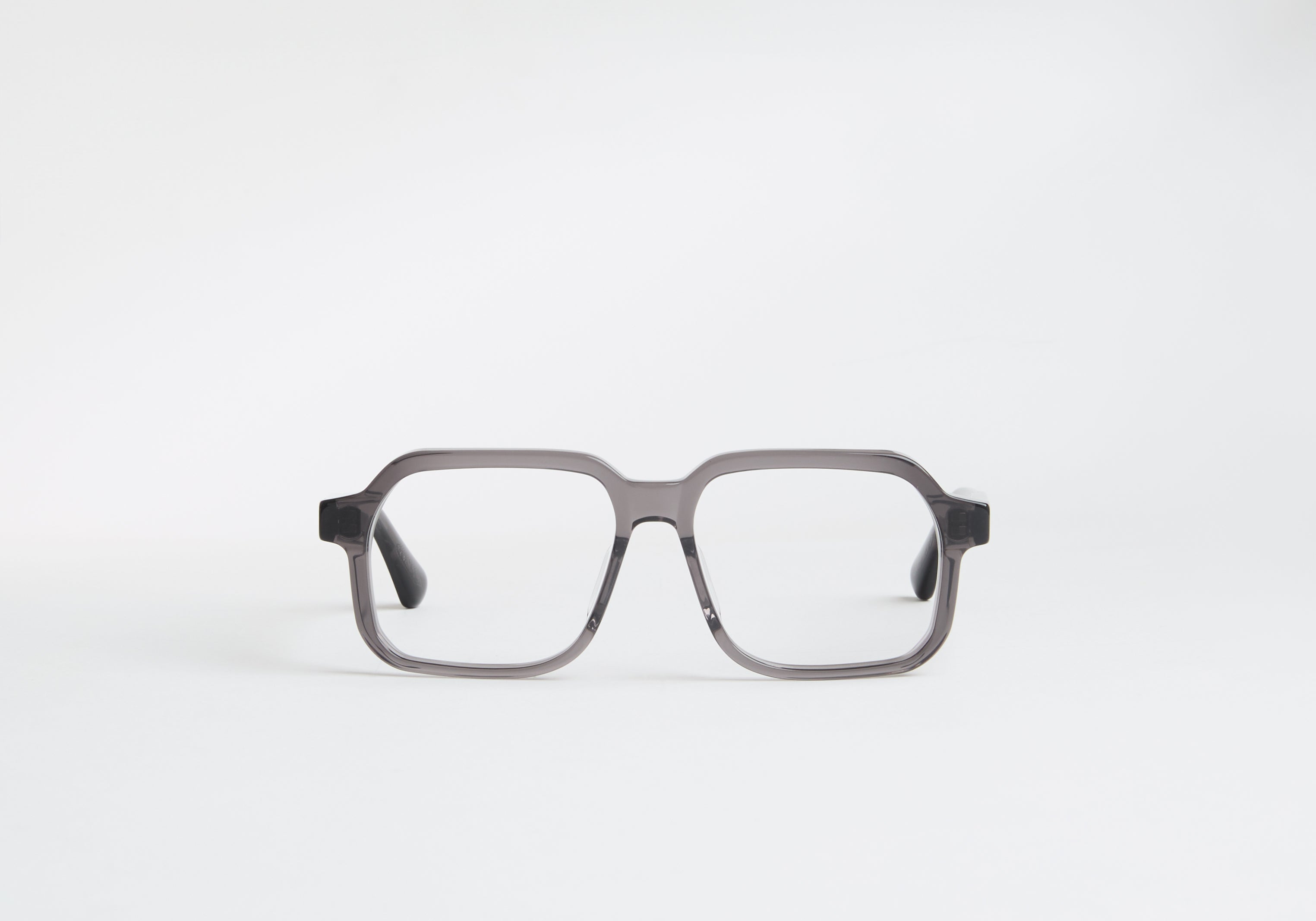 HOWE-GREY-1-OPTICS-LUNETTIQ.jpg