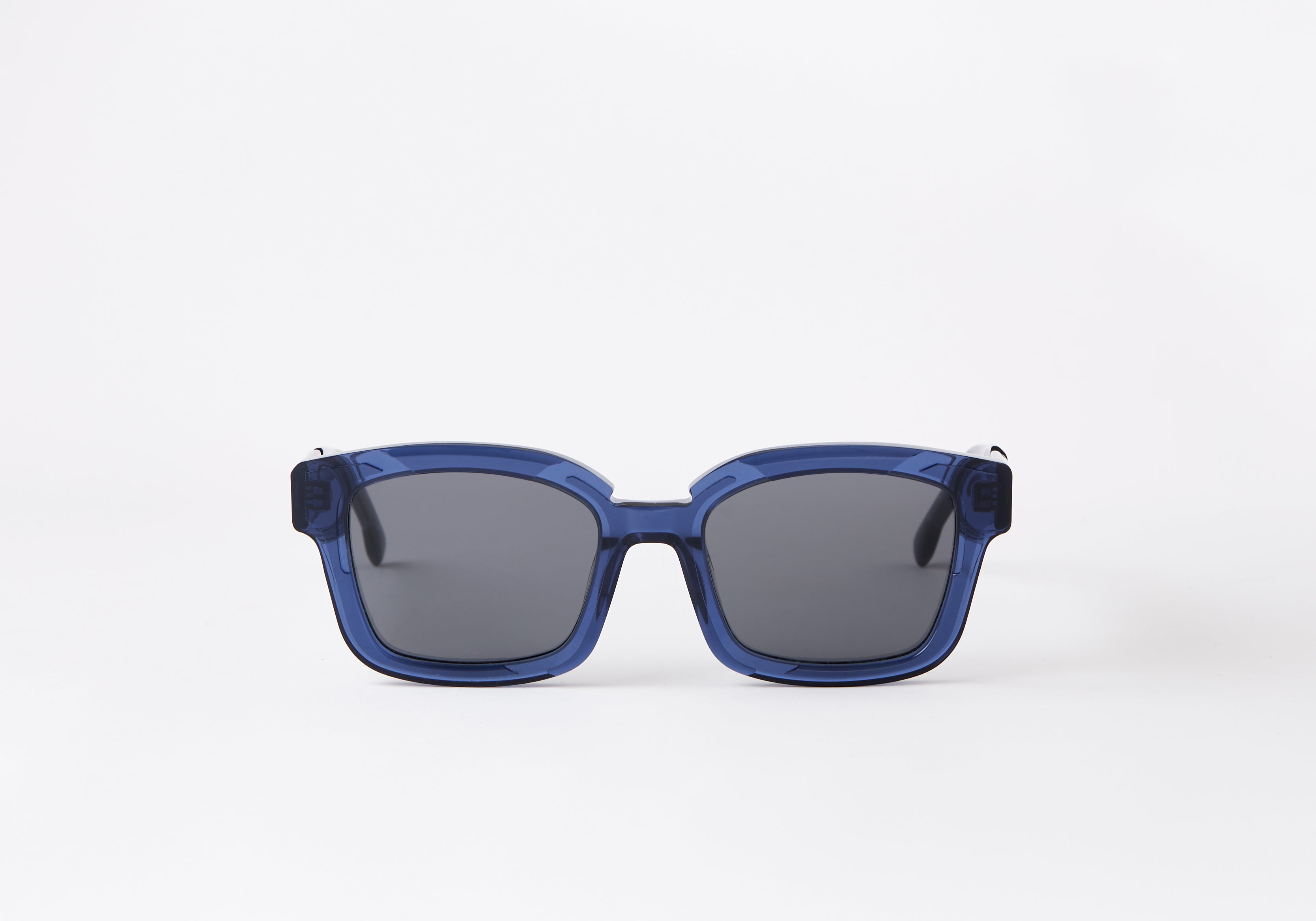 JUNE-BLUE-SUNGLASSES-LUNETTIQ-1.jpg