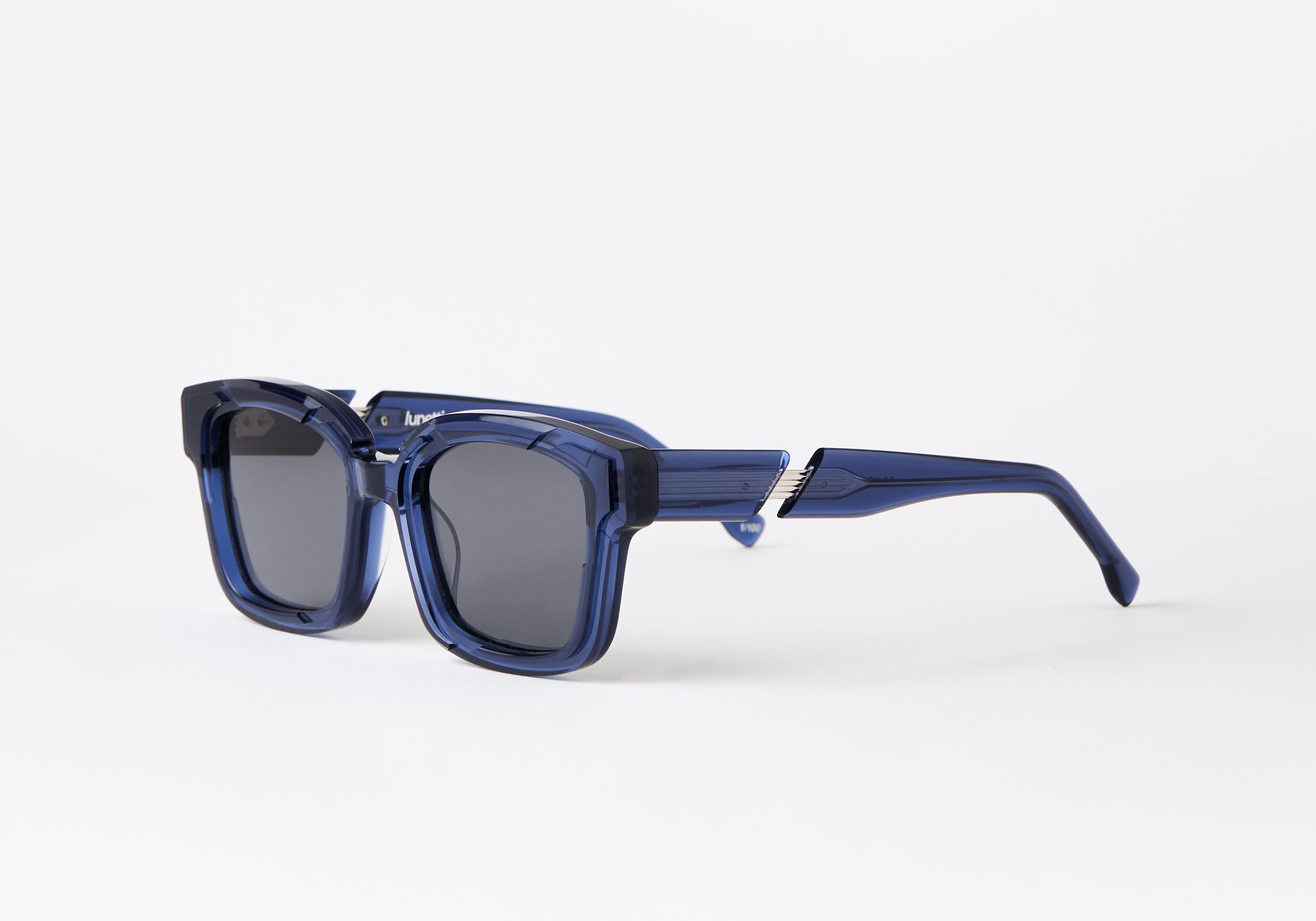 JUNE-BLUE-SUNGLASSES-LUNETTIQ-2.jpg
