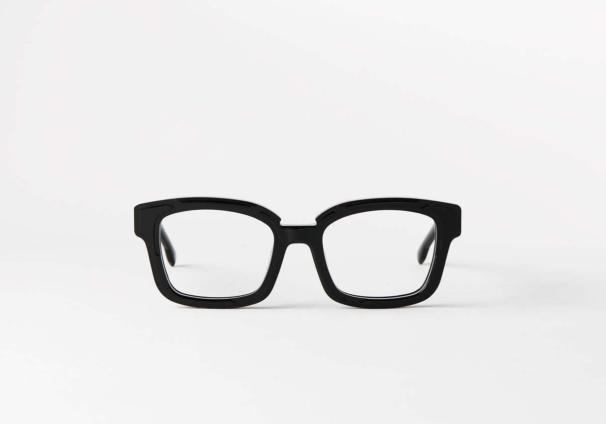 JUNE_BLACK_1_LUNETTIQ_OPTICAL.jpg