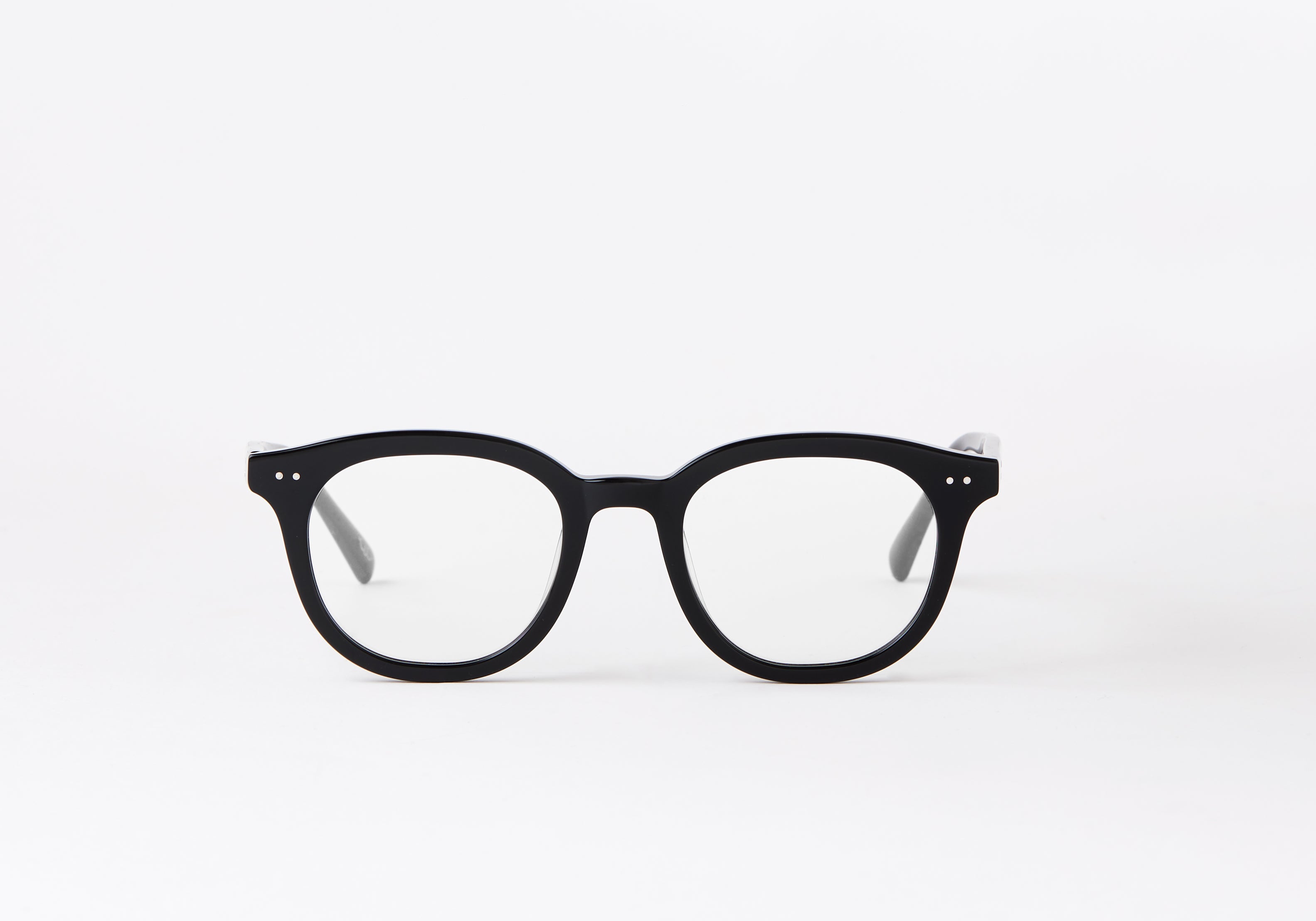 LANG-BLACK-OPTICAL-LUNETTIQ-1.jpg