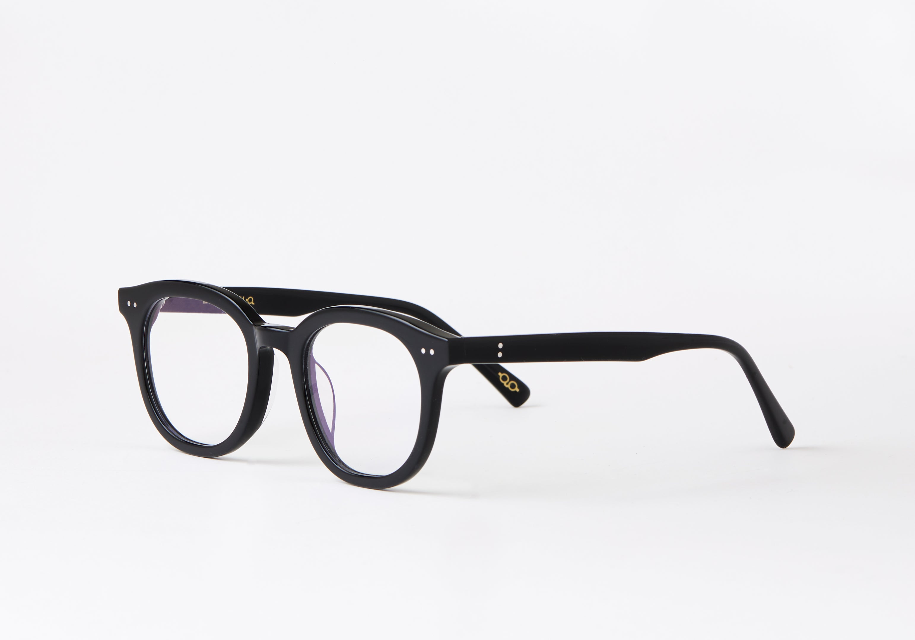LANG-BLACK-OPTICAL-LUNETTIQ-2.jpg