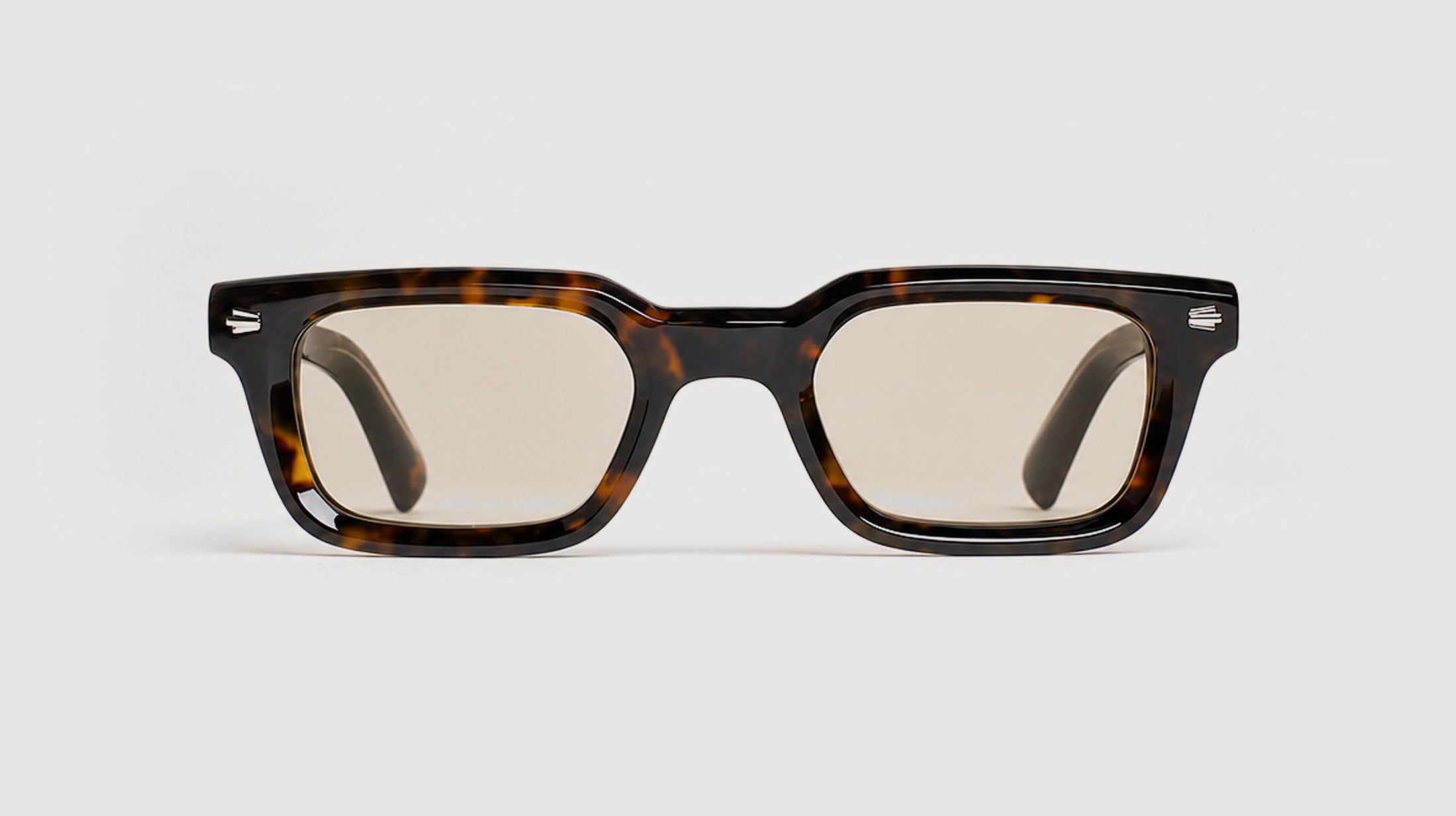 front_straight__41_AURA_leopard_with_lens_front_straight_final_1.jpg